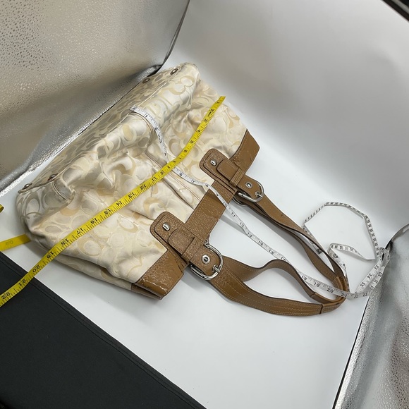 EXTRA LARGE COACH PLEATED SHOULDER BAG - Picture 2 of 10